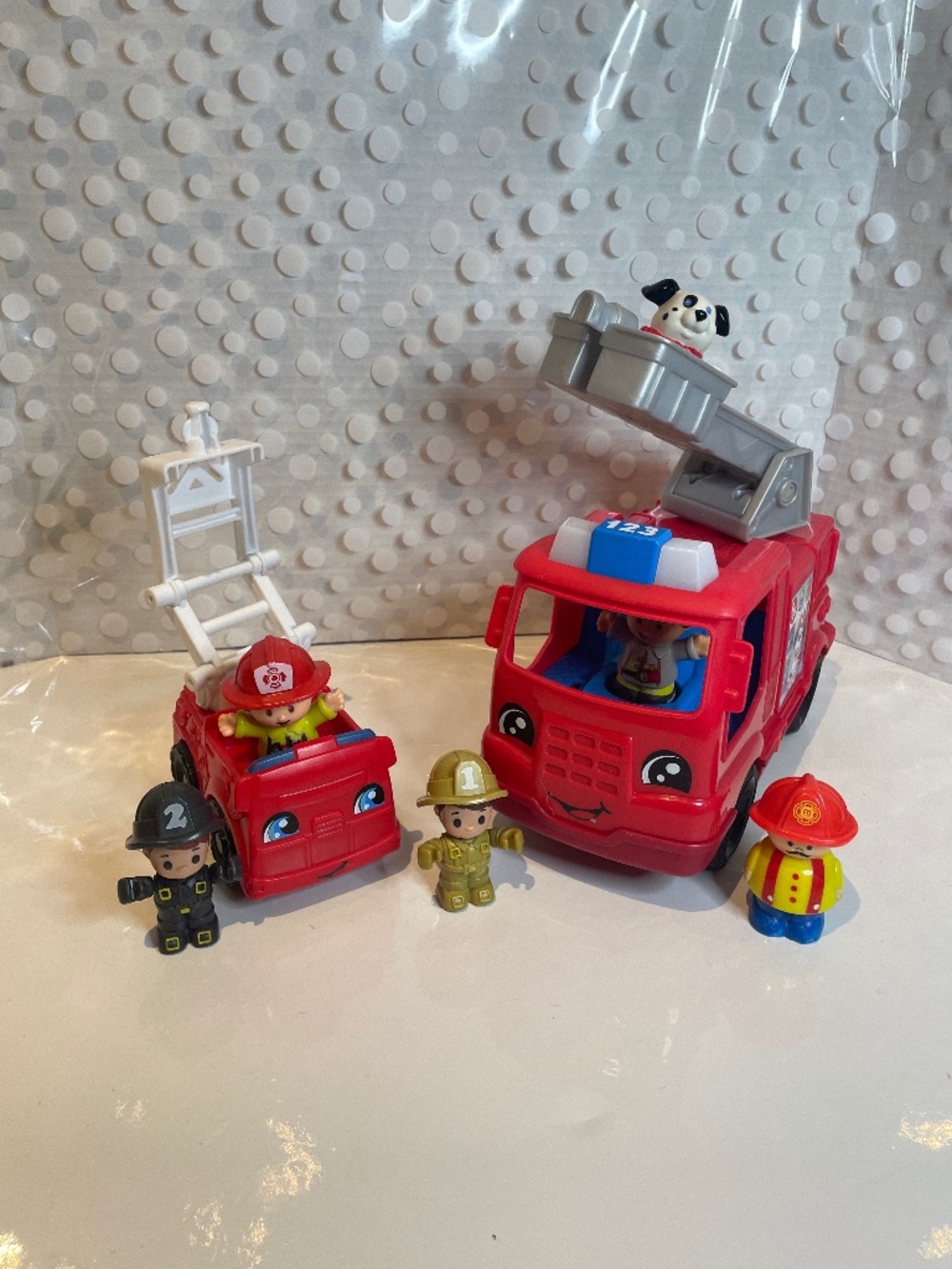 Fisher-Price Little People 🚒 🎶Fire Truck Musical Push-Along Vehicle